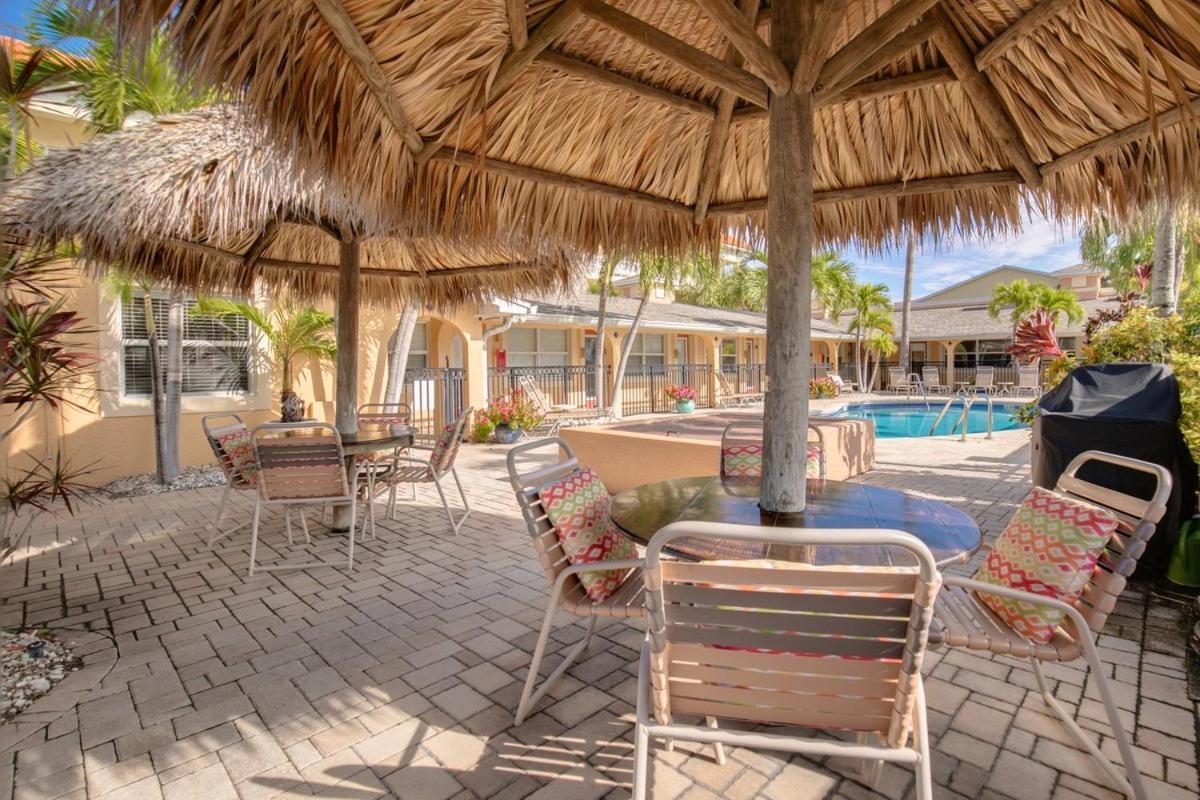 Enjoy The Pool While Being Steps From Beach And Restaurants! - Coconut Villa'S Suite 6 圣徒皮特海滩 外观 照片